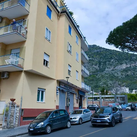 아파트 Allegra - De Vivo Realty Di Sorrento 메타